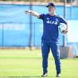 Mano pretende manter base do último 11 inicial em sua estreia pelo Grêmio