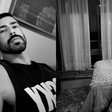 Cauã Reymond mostra que continua gravando 'Vale Tudo' após polêmica com Bella Campos