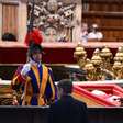 Saiba quem pode se despedir do papa Francisco