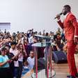 Samuel Eleotério estreia no Canta Bahia e agita multidão com louvores em ritmo de 'pagodão baiano'