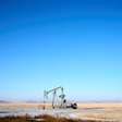 Petróleo recupera perdas após cair 2% com potencial aumento da produção da Opep+