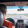 Como configurar o celular para não sentir enjoo no carro