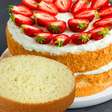 Bolo sem trigo com apenas 4 ingredientes: leve e fofinho
