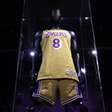 Camisa da temporada de estreia de Kobe Bryant pelos Lakers é vendida por quase R$ 40 milhões
