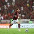 Momento de Léo Pereira faz Filipe Luís cogitar três zagueiros no Flamengo
