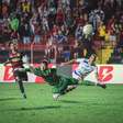 Fortaleza enfrenta o lanterna do Brasileirão e busca voltar à parte de cima da tabela