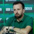Com bastidores quentes, torcida do Goiás cobra Lucas Andrino e arma protesto