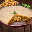 Empadão de frango cremoso com massa proteica saudável
