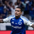 Dono da SAF do Cruzeiro faz gesto de dispensa ao ser questionado sobre futuro de Dudu; assista