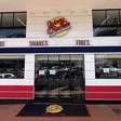 Johnny Rockets aposta em expansão sustentável para se manter relevante