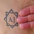 Homem escravizado é obrigado a tatuar iniciais de patrões e trisal é preso em MG