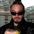 A nova collab de J Balvin com a Casio