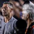 Santos tenta parcelar rescisão com Pedro Caixinha antes de registrar Cléber Xavier