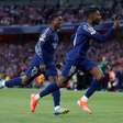 Dembélé marca e PSG vence Arsenal no jogo de ida da semifinal da Champions League