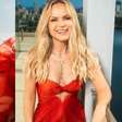 Eliana rouba a cena no show especial da Globo com vestido laranja poderoso e joias verdes