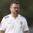 Nova era: Cleber Xavier chega ao CT do Santos com nova comissão