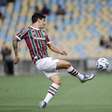 Cano sai cedo por entorse no joelho e preocupa Fluminense