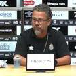 Cléber Xavier é apresentado no Santos e diz que comparação com Tite é 'inevitável