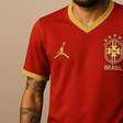 Deputado Gaúcho quer lei para proibir camisa vermelha na Seleção Brasileira