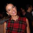 Bruna Marquezine vê show de Lady Gaga com look de R$ 12 mil