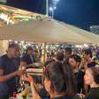 Após Lady Gaga, quiosques de Copacabana cobram até R$ 1.700 por noite com open bar e DJ