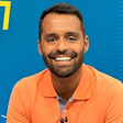 Demitido da Globo, comentarista Conrado Santana desabafa nas redes: 'Não merecia'