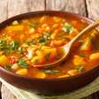 8 receitas de sopas e cremes termogênicos para o outono