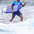 Gabriel Medina volta a surfar quatro meses após cirurgia no ombro