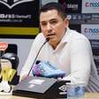 Presidente do Santos descarta demitir Pedro Martins, CEO do clube