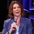 Nem blazer, nem vestido longo! Filha de Silvio Santos escolhe 'look papal' para anunciar nova grade do SBT
