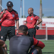 Técnico do Atlético-GO, Cláudio Tencati projeta duelo contra o Avaí: "Desafio."