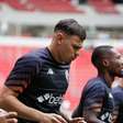 Vitória e Vasco duelam em confronto direto contra a crise