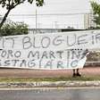 Torcida do Santos protesta na porta do CT Rei Pelé