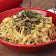 Fettuccine com cogumelos: aproveite a receita sem carne para as mamães vegetarianas