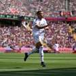 Mbappé anota hat-trick contra o Barcelona e bate recorde no Real Madrid
