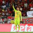 Rossi vive melhor momento no Flamengo e agradece torcida: 'Incrível contar com eles'