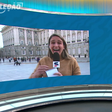 Carrinho de bebê tomba ao vivo durante entrada de repórter no sportv e Rizek alerta