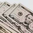 Dólar recua 1,32% e fecha a R$ 5,60, no menor nível desde outubro de 2024
