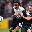 Diante do Corinthians, Racing uruguaio busca feito inédito