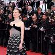 Inspiração mexicana e 700 horas de trabalho: tudo sobre o vestido alta-costura Dior de Natalie Portman em Cannes 2025