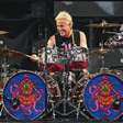 Foo Fighters demite baterista Josh Freese após dois anos: 'Decepcionado'