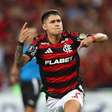 Luiz Araújo aproveita chance como titular e ganha voto de confiança no Flamengo