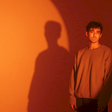 OUTROEU está de volta com o inédito single 'Viver de Carinho'