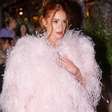 Belíssima! Marina Ruy Barbosa brilha em Cannes com look de plumas rosa e anel de noivado milionário; veja fotos