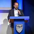 Reinaldo Carneiro Bastos oficializa candidatura à presidência da CBF