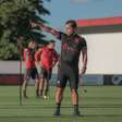 Com técnico interino, confira as mudanças do Atlético Goianiense para jogo contra o Remo