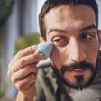 Veja dicas simples para melhorar olheiras e bolsas sob os olhos