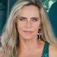 Bruna Lombardi sobre manter rotina de 'amor intenso' aos 72: 'Fundamental'