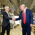 Aposta de Tim Cook na Índia começa a cobrar seu preço: presidente dos EUA acaba de lançar um aviso claro à Apple