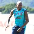 Lorran procura 'falar no campo' e deve receber nova chance no Flamengo